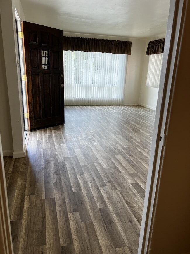 Building Photo - 1120 Austin Way