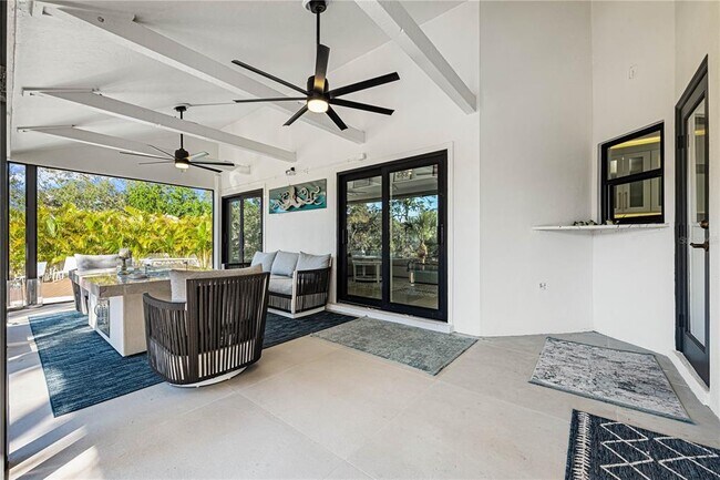 Building Photo - 2500 Monterey St