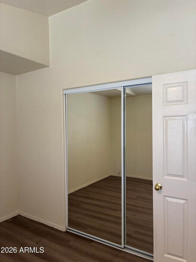 Building Photo - 1074 N Saguaro St