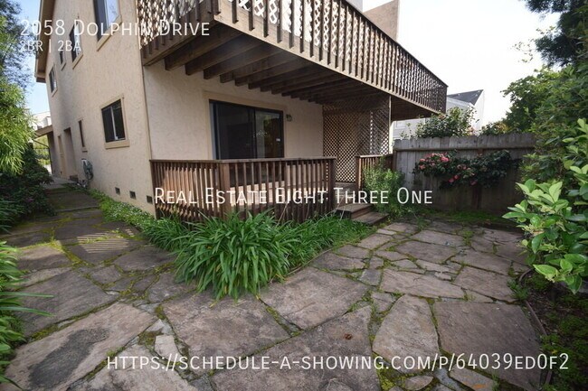 Building Photo - 2058 Dolphin Dr