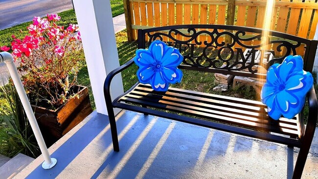 Building Photo - 6 Rohde Ave