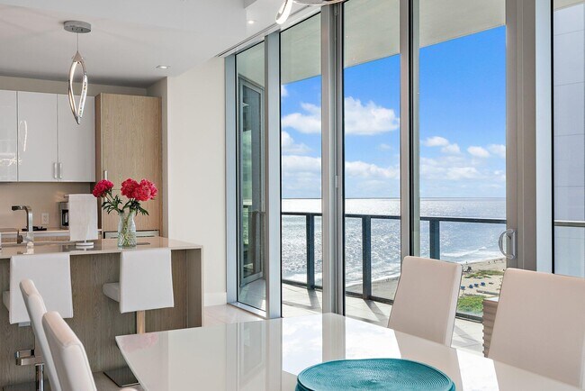 Building Photo - 3100 N Ocean Dr