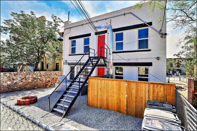 Building Photo - 615 Arizona Ave