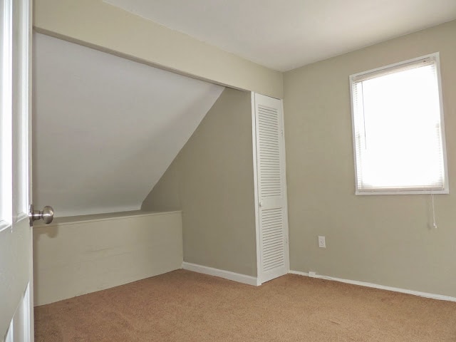 Building Photo - Renovated 3 Bedroom Colonial!