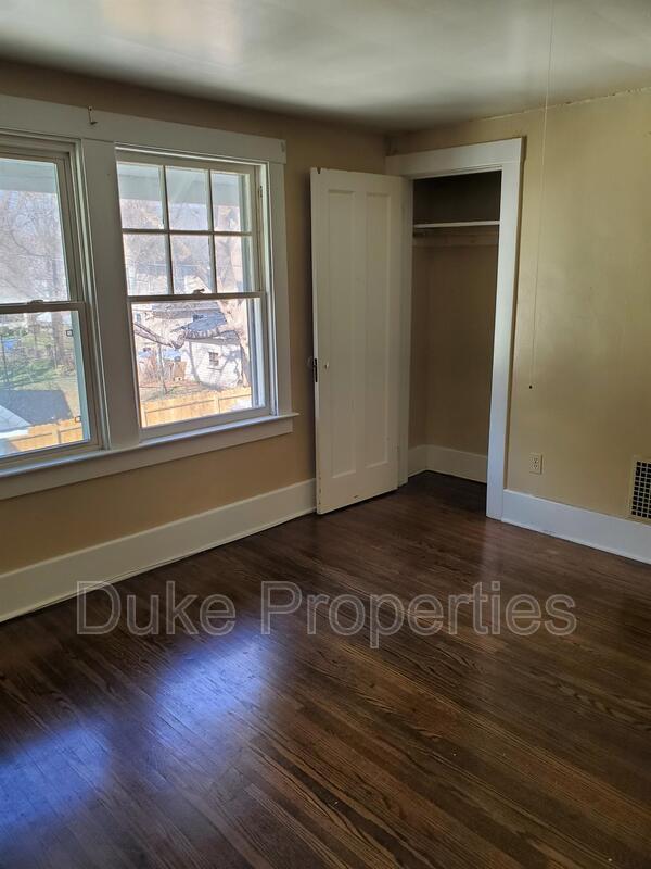 Building Photo - 7 Iroquois St