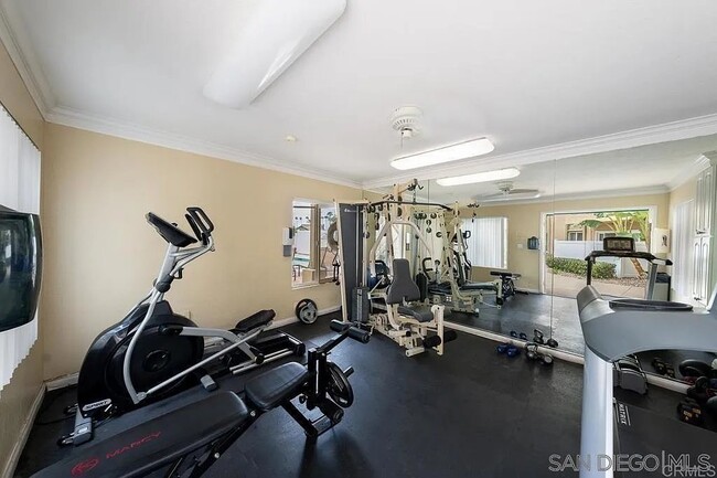 Building Photo - 3030 Suncrest Dr