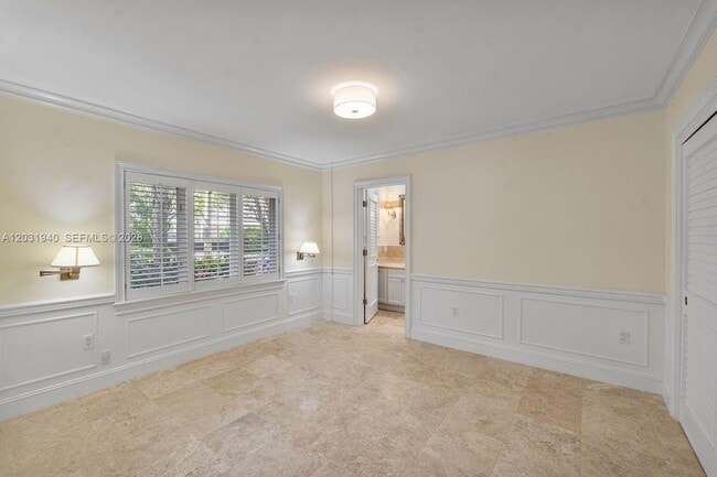 Building Photo - 1037 Alfonso Ave