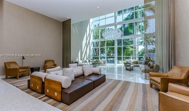 Building Photo - 2020 N Bayshore Dr