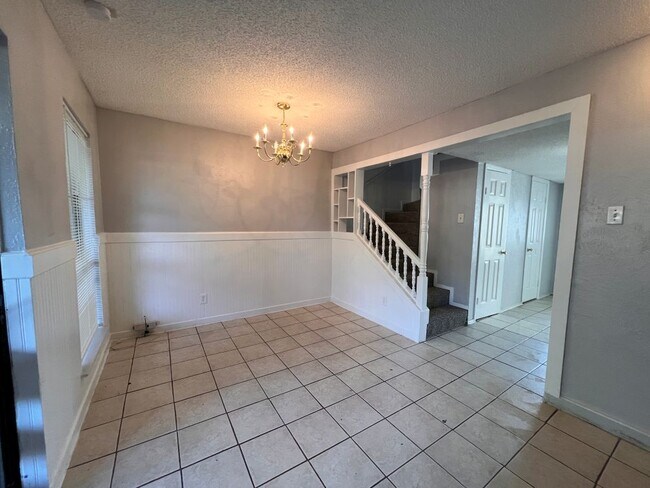 Building Photo - 324 Arborview Dr