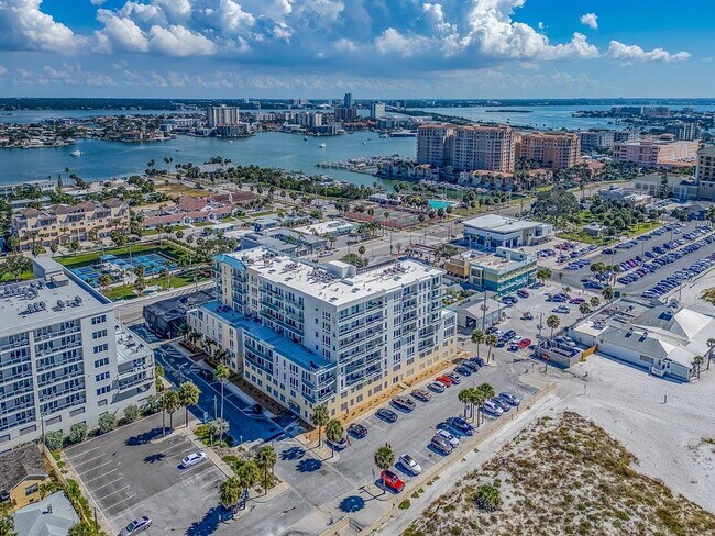 Building Photo - 15 Avalon St