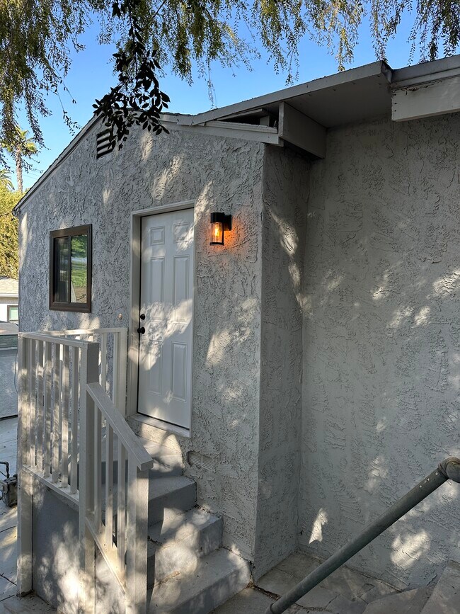 Building Photo - 4018 Prospect Ave