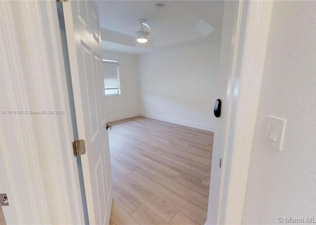 Building Photo - 5081 NW 116th Ct