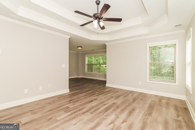 Building Photo - 1050 Cureton Dr