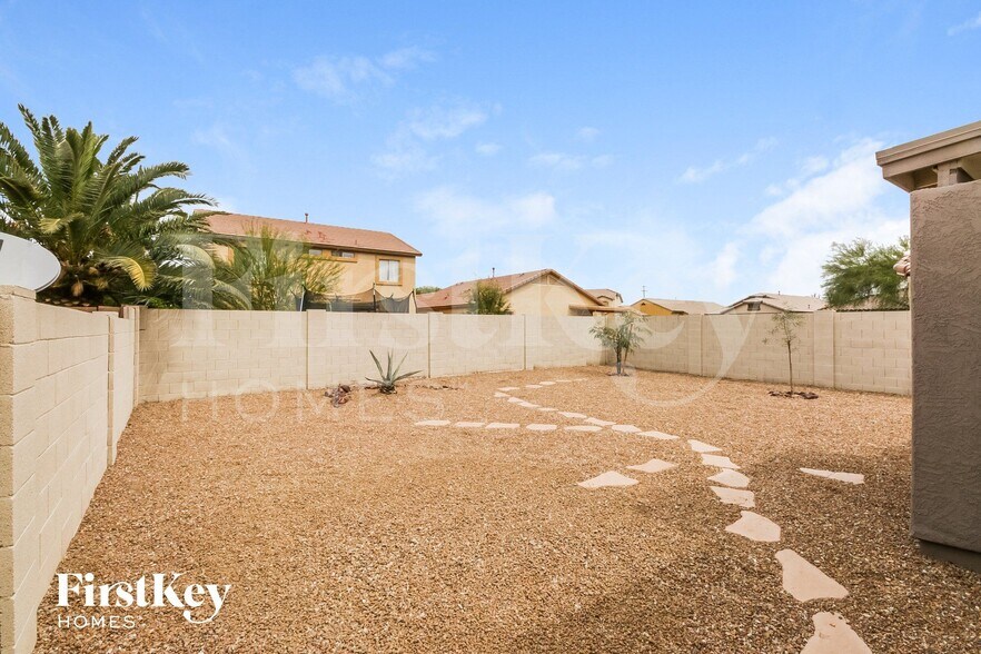 Building Photo - 1730 Maddison Cir