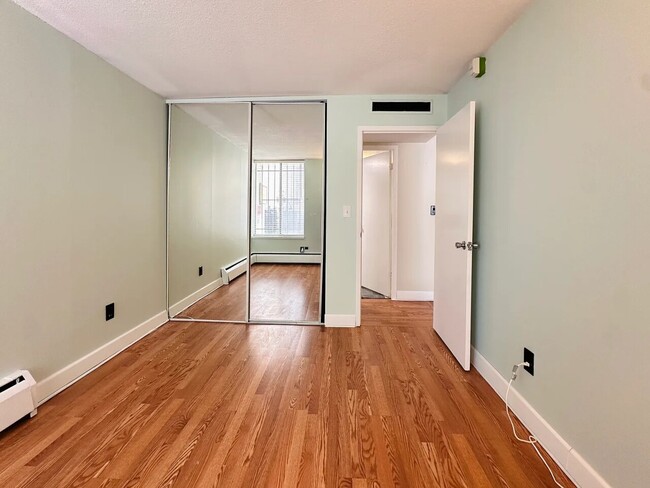 Building Photo - 1409 N Prospect Ave