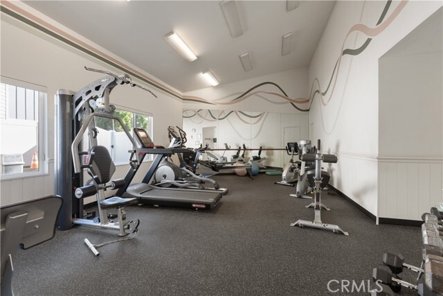 Building Photo - 18175 Andrea Cir N