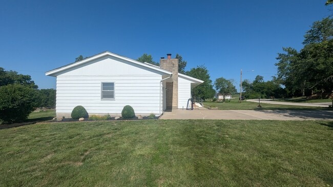 Building Photo - 2221 Millwood Dr