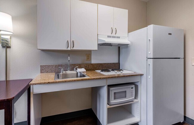 Building Photo - Furnished Studio-Detroit - Sterling Heights