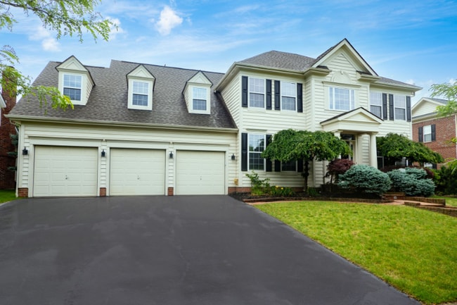 Building Photo - 7200 Fernridge Dr