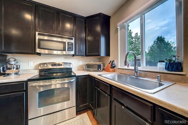 Building Photo - 8013 Pinfeather Dr