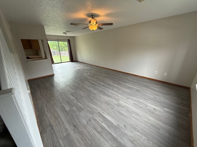 Building Photo - 10735 Juniper Pass