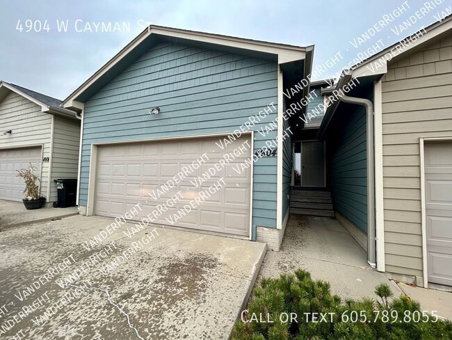 Building Photo - 4904 W Cayman St