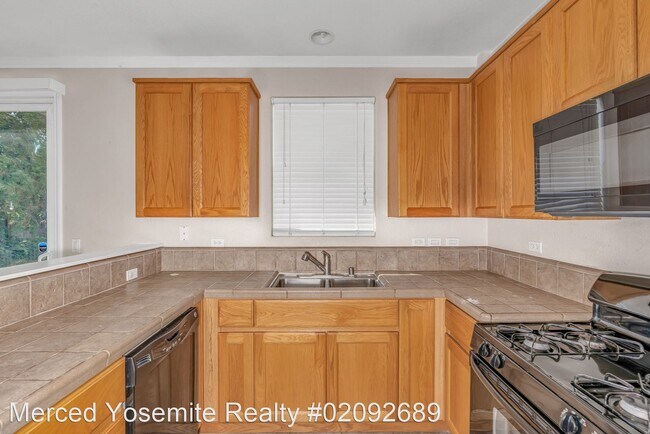Building Photo - 4 br, 3 bath House - 490 Barclay Way