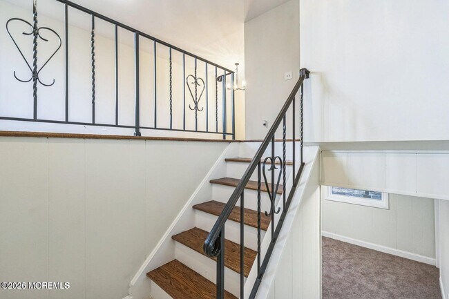 Building Photo - 1575 Deer Hollow Dr