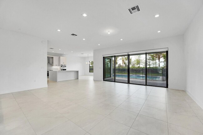 Building Photo - 13005 Feathering Wy