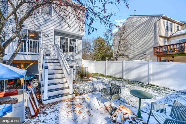 Building Photo - 215 Gracecroft Ct