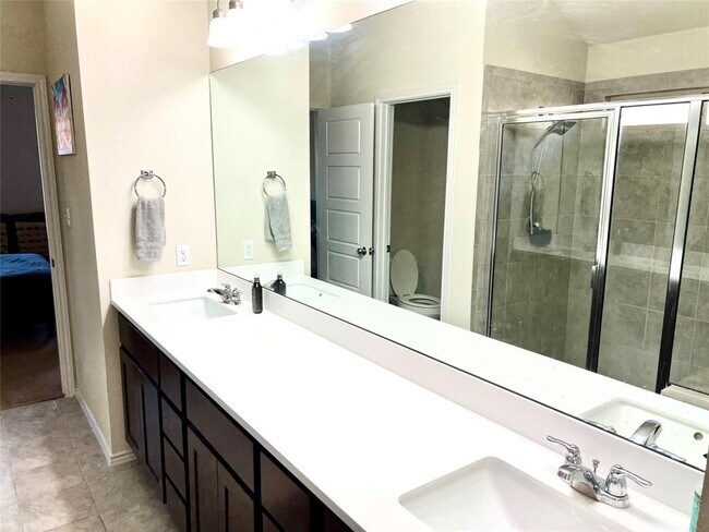 Building Photo - 208 Durata Dr