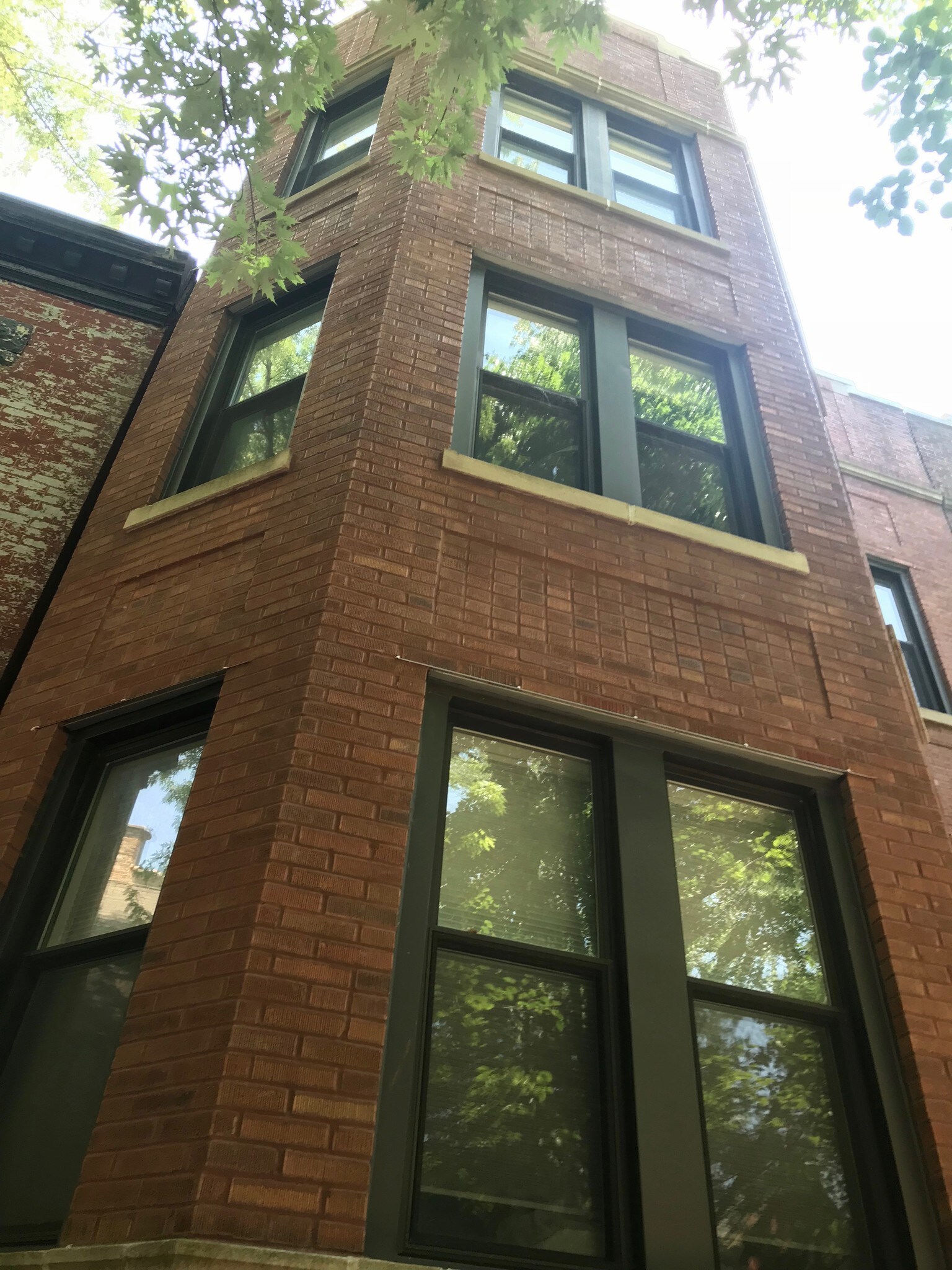 FrontExterior - 2335 W McLean Ave