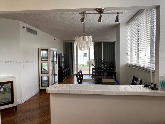 Building Photo - 6422 Collins Ave
