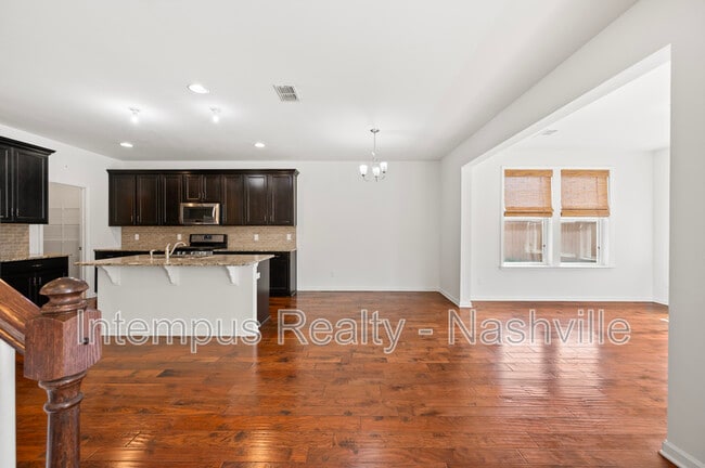 Building Photo - 2637 Miranda Dr