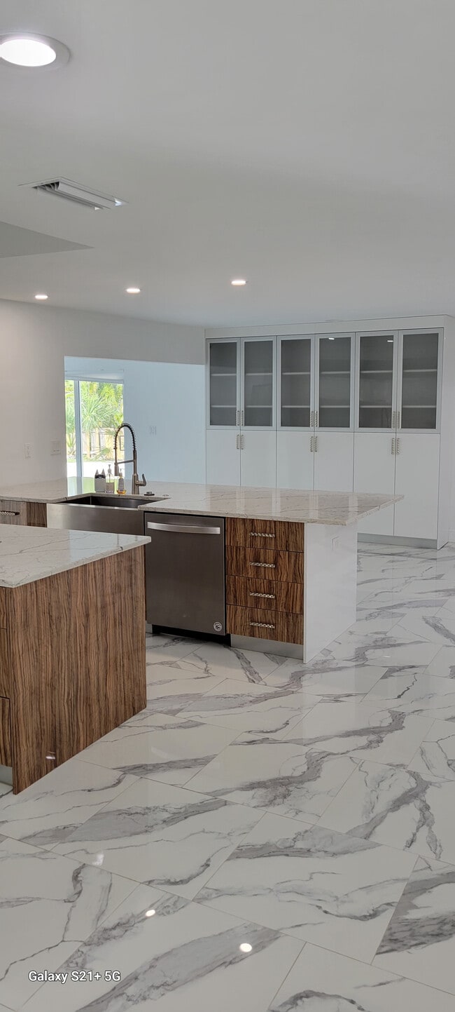 Building Photo - 5200 West Blvd