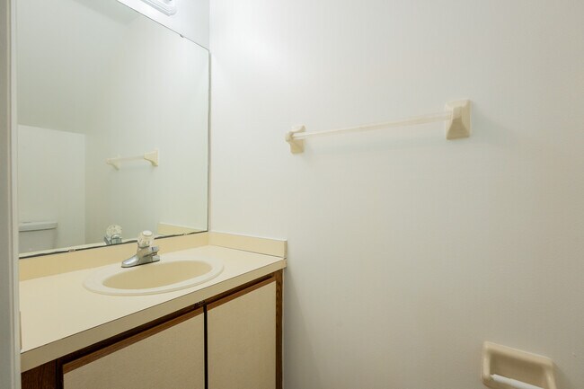 Building Photo - 159 Ivy Ln