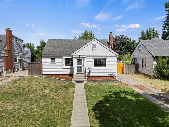 Building Photo - 807 E 40th Ave