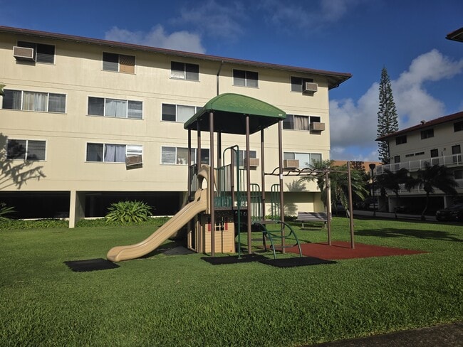 Building Photo - 350 Aoloa St