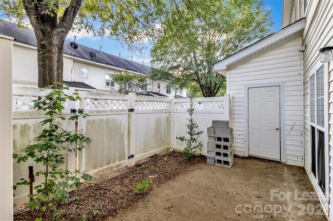 Building Photo - 6349 Mallard View Ln