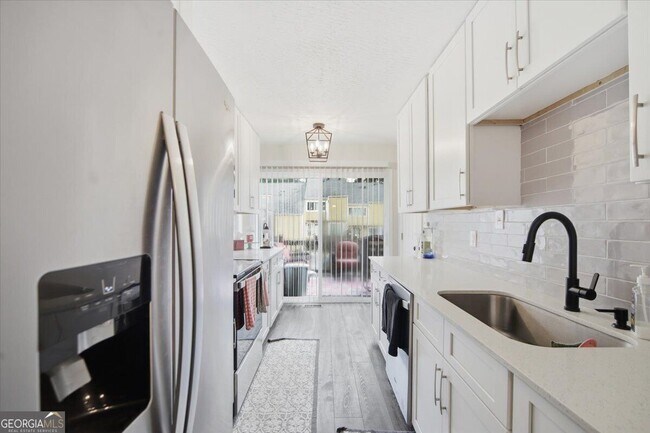 Building Photo - 220 Yuba Walk