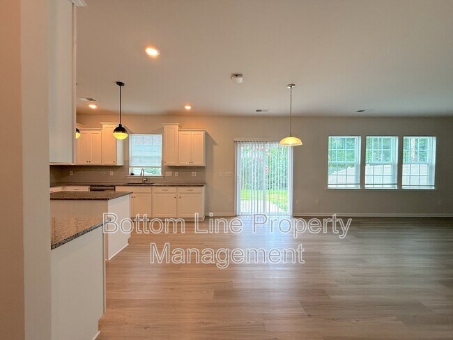 Building Photo - 729 Willshire Falls Dr
