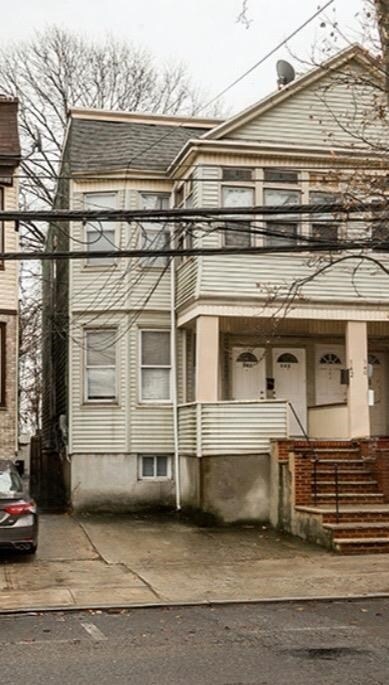 Building Photo - 342 Ave E