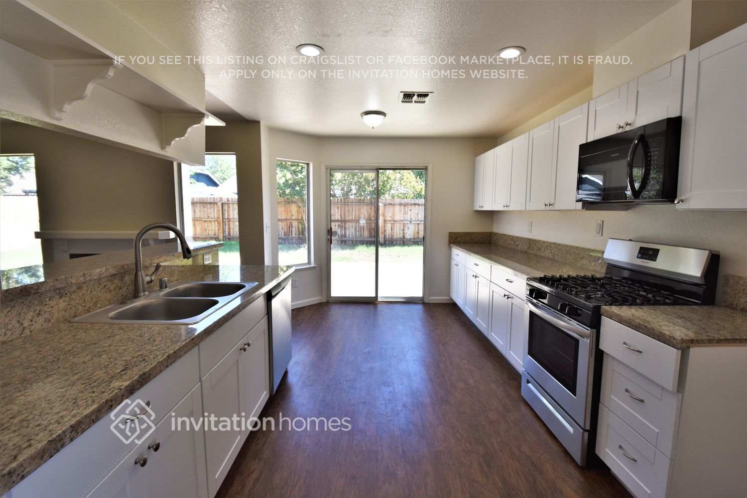 Building Photo - 8600 Luciano Ct