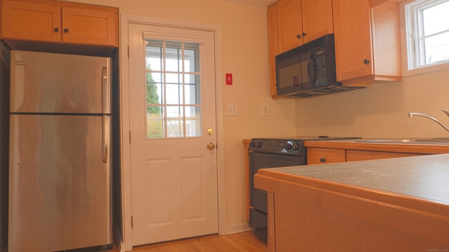 Building Photo - 3 Howard Ave