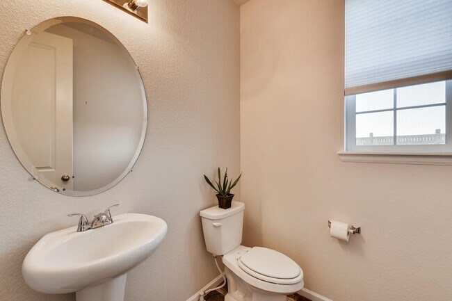 Building Photo - Welcome to Copperleaf!! Beautifully Mainta...