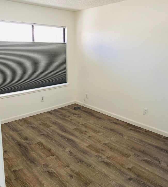 Building Photo - BOULDER CT (80A)