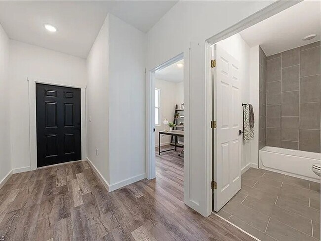 Building Photo - Charming 3BR House in Lehigh Acres