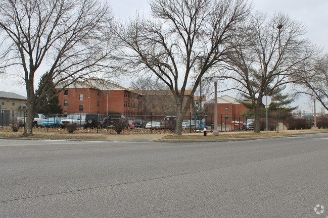 Building Photo - Jeff-Vander-Lou Apartments