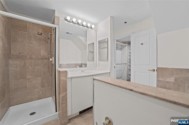 Building Photo - 600 Harbor Blvd