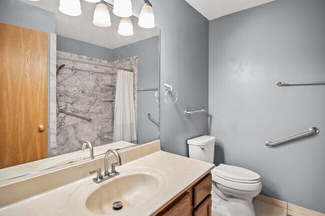 Building Photo - 418 Heine Ave